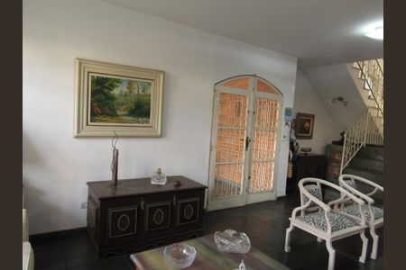 Casa para alugar com 500m², 3 quartos e 5 vagasSala