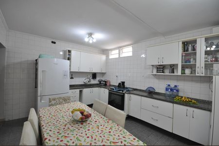 Casa à venda com 200m², 4 quartos e 2 vagasCozinha