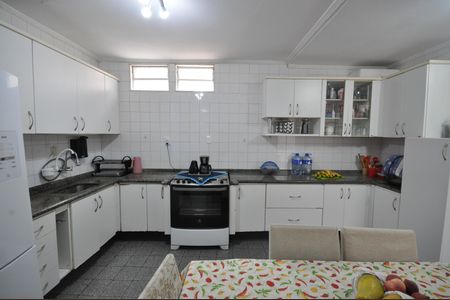 Casa à venda com 200m², 4 quartos e 2 vagasCozinha