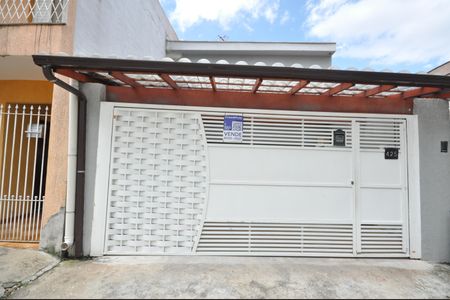 Casa à venda com 200m², 4 quartos e 2 vagasFachada