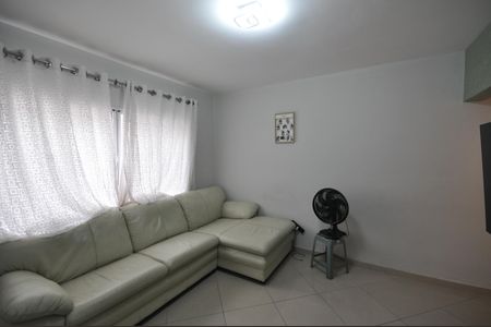 Casa à venda com 200m², 4 quartos e 2 vagasSala