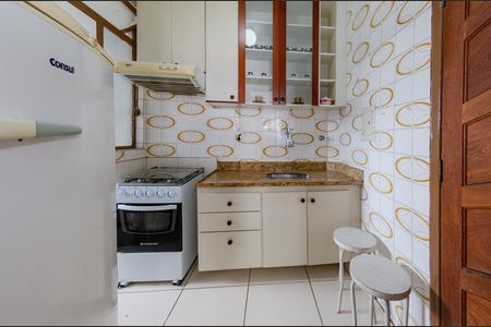 Cozinha de apartamento para alugar com 2 quartos, 61m² em Calafate, Belo Horizonte