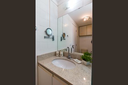 Apartamento à venda com 81m², 3 quartos e 1 vagaBanheiro Social