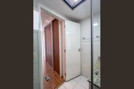 Apartamento à venda com 69m², 2 quartos e 1 vaga Apartamento à venda com 69m², 2 quartos e 1 vagaBanheiro da Suíte