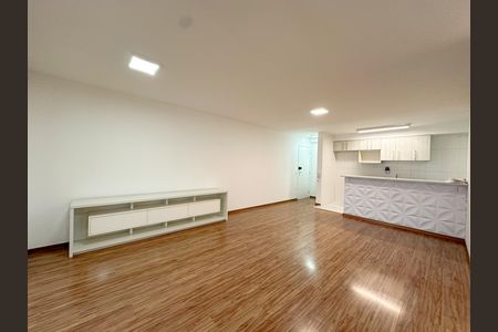 Apartamento para alugar com 108m², 2 quartos e 2 vagasSala