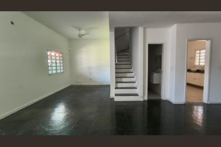 Sala de casa de condomínio para alugar com 4 quartos, 620m² em Recreio dos Bandeirantes, Rio de Janeiro