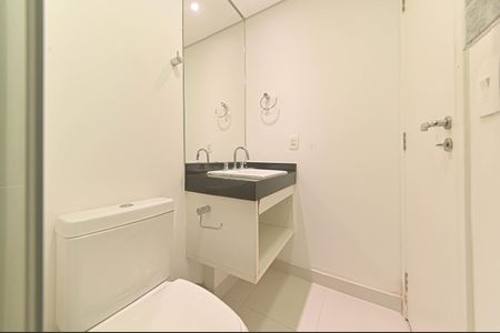 Banheiro de kitnet/studio para alugar com 1 quarto, 29m² em Vila Cordeiro, São Paulo