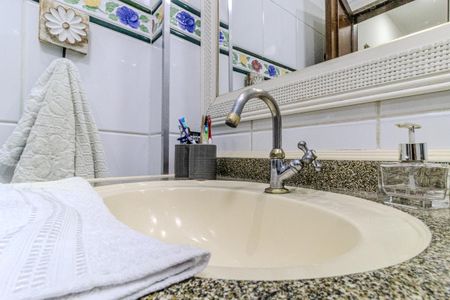 Apartamento à venda com 72m², 2 quartos e 1 vaga Apartamento à venda com 72m², 2 quartos e 1 vagaBanheiro