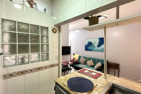 Apartamento para alugar com 1 quarto, 40m² em Leme, Rio de Janeiro