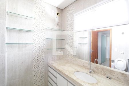 Casa para alugar com 450m², 4 quartos e 4 vagasBanheiro da Suíte