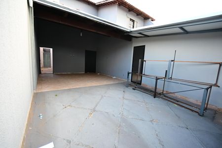 Casa à venda com 170m², 3 quartos e 4 vagas