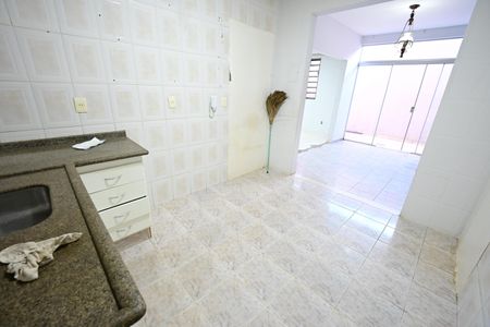 Casa à venda com 170m², 3 quartos e 4 vagas