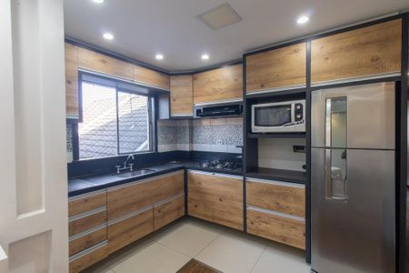 Apartamento para alugar com 76m², 2 quartos e 2 vagasCozinha e Área de Serviço