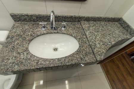 Apartamento para alugar com 76m², 2 quartos e 2 vagasBanheiro Social