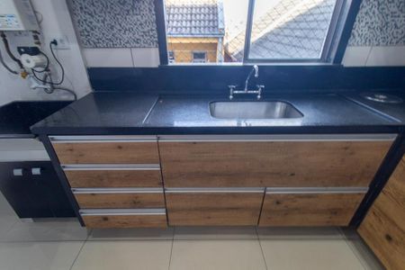 Apartamento para alugar com 76m², 2 quartos e 2 vagasCozinha e Área de Serviço