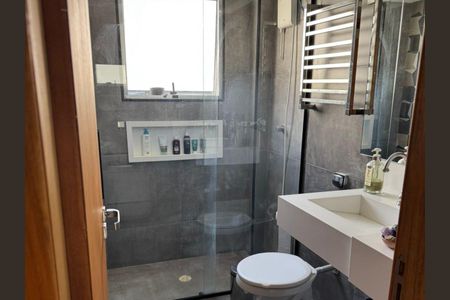 Apartamento à venda com 49m², 1 quarto e sem vaga Apartamento à venda com 49m², 1 quarto e sem vagaBanheiro