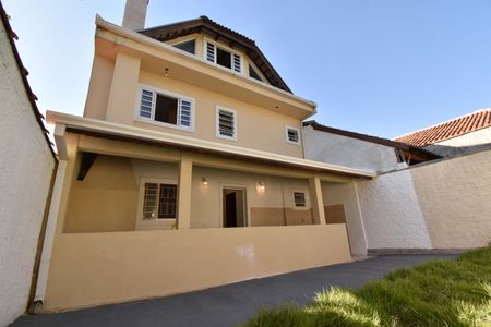 Casa para alugar com 200m², 3 quartos e 1 vagaÁrea externa