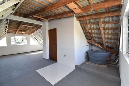 Ático de casa para alugar com 3 quartos, 200m² em Santa Felicidade, Curitiba