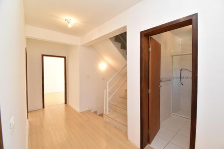 Casa para alugar com 200m², 3 quartos e 1 vagaCorredor/Escadas