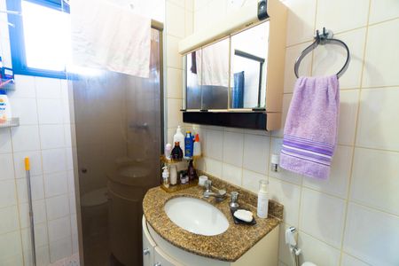 Apartamento à venda com 64m², 2 quartos e 1 vaga Apartamento à venda com 64m², 2 quartos e 1 vagaBanheiro da Suíte
