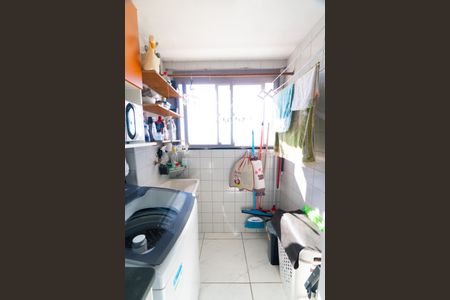 Apartamento à venda com 64m², 2 quartos e 1 vaga Apartamento à venda com 64m², 2 quartos e 1 vagaCozinha e Área de Serviço
