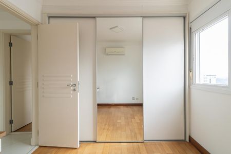 Apartamento à venda com 80m², 2 quartos e 2 vagasQuarto 