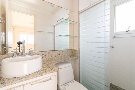 Apartamento à venda com 80m², 2 quartos e 2 vagasBanheiro da Suíte