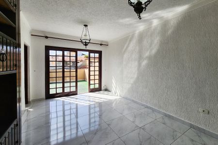 Casa à venda com 165m², 3 quartos e 2 vagasSala