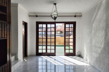 Casa à venda com 165m², 3 quartos e 2 vagasSala