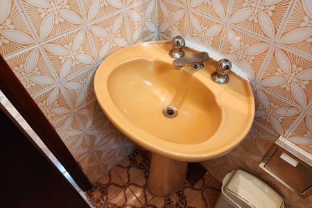 Casa à venda com 165m², 3 quartos e 2 vagasBanheiro Social