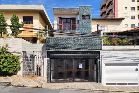 Casa à venda com 165m², 3 quartos e 2 vagasFachada