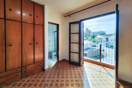 Casa à venda com 165m², 3 quartos e 2 vagasSuíte