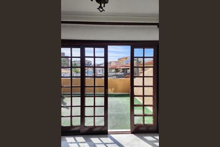 Casa à venda com 165m², 3 quartos e 2 vagasVaranda