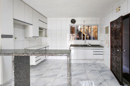 Casa à venda com 165m², 3 quartos e 2 vagasCozinha