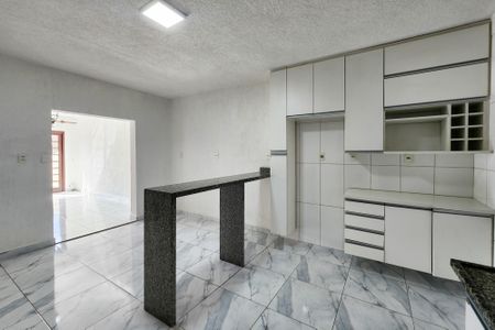 Casa à venda com 165m², 3 quartos e 2 vagasCozinha