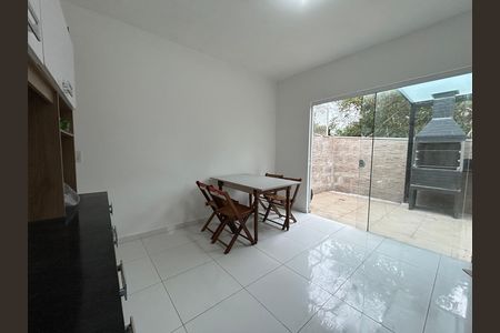 Cozinha  de casa para alugar com 2 quartos, 100m² em São João do Rio Vermelho, Florianópolis