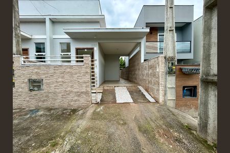 Fachada de casa para alugar com 2 quartos, 100m² em São João do Rio Vermelho, Florianópolis