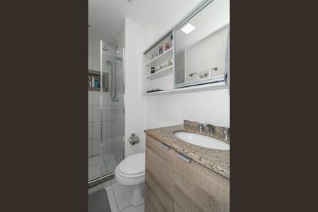 Apartamento à venda com 64m², 2 quartos e 1 vaga Apartamento à venda com 64m², 2 quartos e 1 vagaBanheiro
