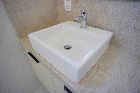 Apartamento à venda com 165m², 3 quartos e 3 vagas Apartamento à venda com 165m², 3 quartos e 3 vagasBanheiro da Suíte 2