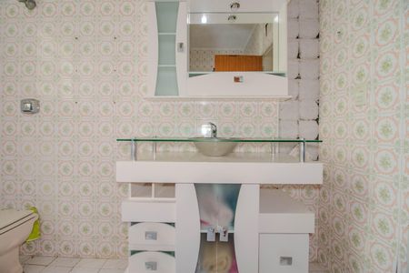 Casa à venda com 270m², 4 quartos e 2 vagas Casa à venda com 270m², 4 quartos e 2 vagasBanheiro Social