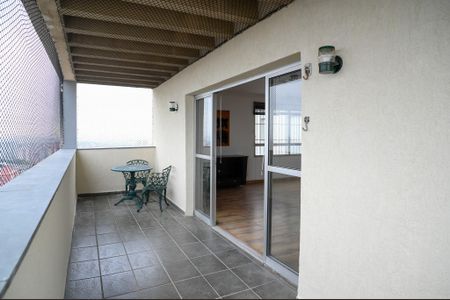 Apartamento para alugar com 134m², 2 quartos e 2 vagas Apartamento para alugar com 134m², 2 quartos e 2 vagasVaranda