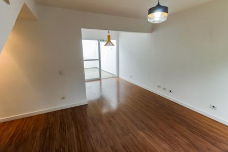 Casa de condomínio à venda com 74m², 2 quartos e 2 vagas Casa de condomínio à venda com 74m², 2 quartos e 2 vagasSala