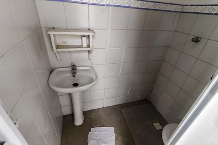 Casa de condomínio à venda com 74m², 2 quartos e 2 vagas Casa de condomínio à venda com 74m², 2 quartos e 2 vagasBanheiro de serviço