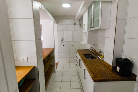 Casa de condomínio à venda com 74m², 2 quartos e 2 vagas Casa de condomínio à venda com 74m², 2 quartos e 2 vagasCozinha - Armários