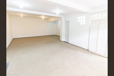 Casa para alugar com 223m², 5 quartos e 4 vagas Casa para alugar com 223m², 5 quartos e 4 vagasGaragem