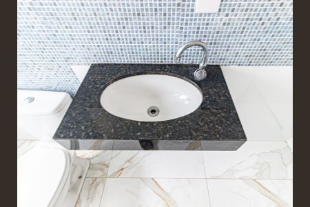 Casa para alugar com 223m², 5 quartos e 4 vagas Casa para alugar com 223m², 5 quartos e 4 vagasBanheiro Social