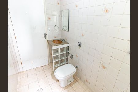 Casa para alugar com 223m², 5 quartos e 4 vagas Casa para alugar com 223m², 5 quartos e 4 vagasCasa 2 - Banheiro