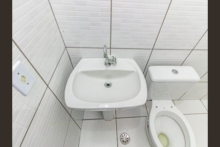 Casa para alugar com 223m², 5 quartos e 4 vagas Casa para alugar com 223m², 5 quartos e 4 vagasBanheiro da Garagem