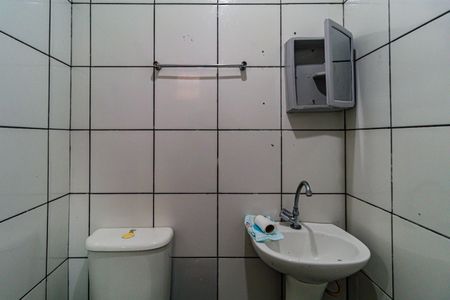 Casa para alugar com 60m², 1 quarto e sem vagaBanheiro