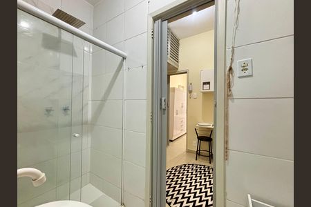Banheiro de apartamento para alugar com 1 quarto, 28m² em Copacabana, Rio de Janeiro